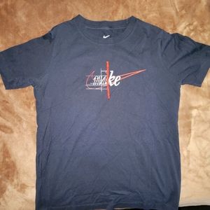 Youth Nike tshirt size medium 8/10